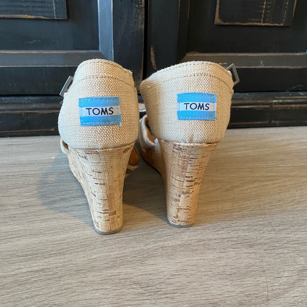 TOMS Women's Tan Wedge Shoes